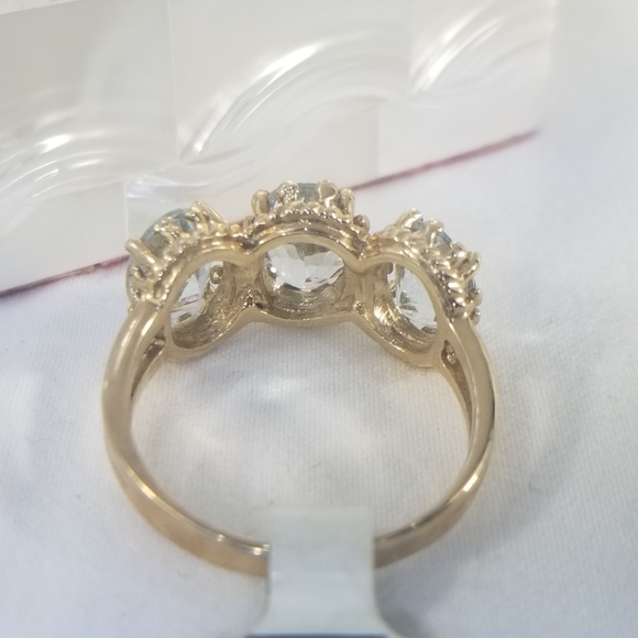 <<ONLY 1 LEFT!!>> Genuine 10kt YG Aquamarine Ring - Picture 3 of 5